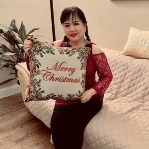 Meet your Posher, Tita